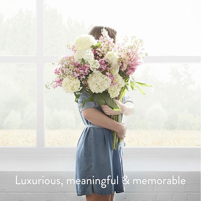 Thymes Moisturizing Hand Wash Soap with Pump - Luxury Hand Soap Gently Cleanses & Moisturizes - Skin Care with Glycerin & Kelp - Serene, Fresh Fragrance (Aqua Coralline, 8.25 oz)